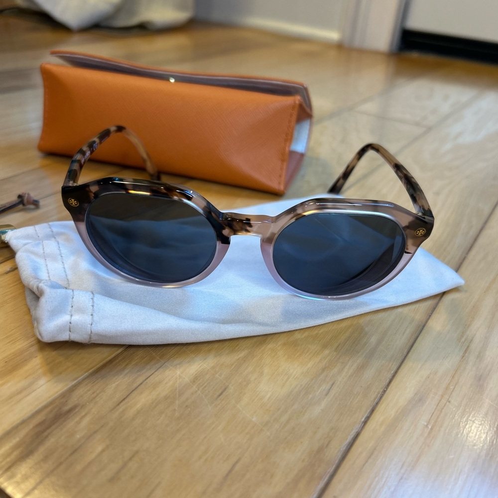Tory Burch Brown Tortoise Sunglasses - Picture 13 of 14